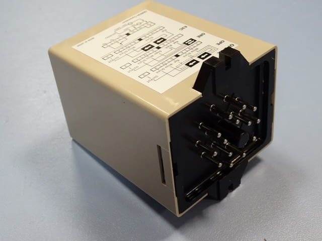 Усилвател за фотодатчик OMRON OPE-VX - град Пловдив | Промишлено Оборудване - снимка 4