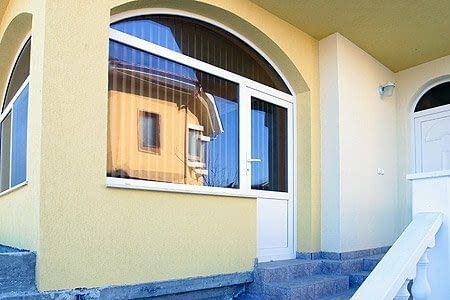 Неотрейд АС ЕООД - град Монтана | Дограма и врати - снимка 1