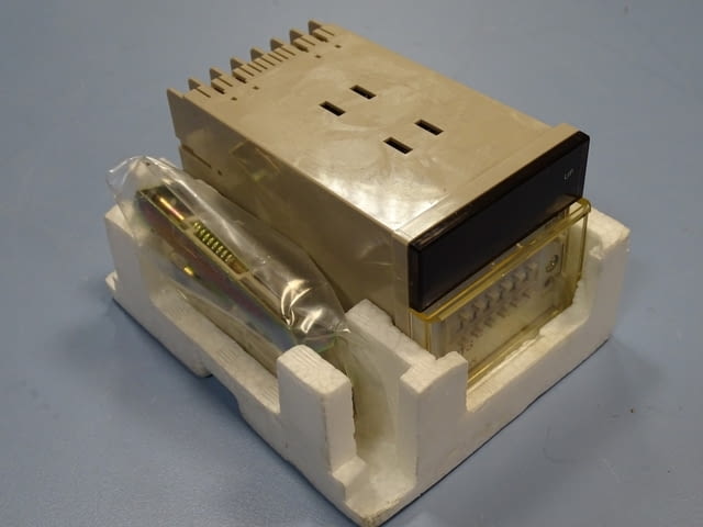 Дигитален брояч Omron H7AN-6D, H5B-4D Машиностроене, На дребно - град Пловдив | Промишлено Оборудване - снимка 2