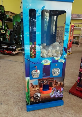 Вендинг машина за гумени топчета и капсули, град Варна | Машини / Съоръжения - снимка 2