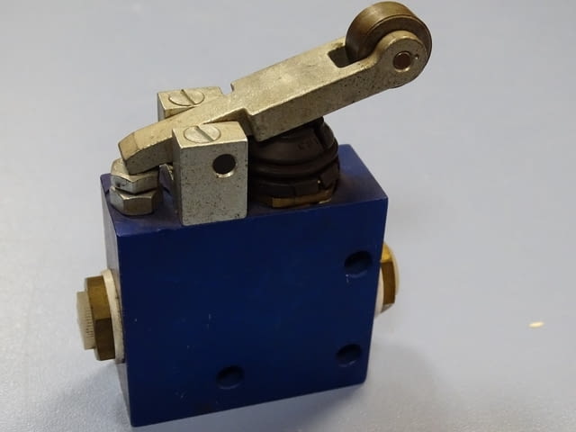 Пневматични крайни изключватели Festo RO-3-1/4, Festo GG-1/4, RS-3-1/8 - снимка 8