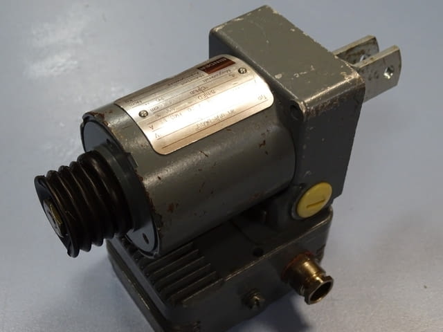 Електромагнит - solenoid Binder 41054-06E3, 41054-11E00, град Пловдив | Промишлено Оборудване - снимка 5