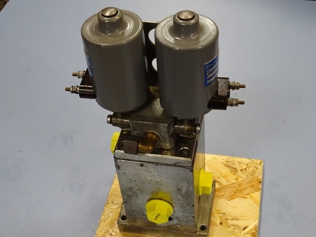 Пневматичен разпределител MEZ 6VZ за преса, гилотина, абкант, град Пловдив - снимка 1