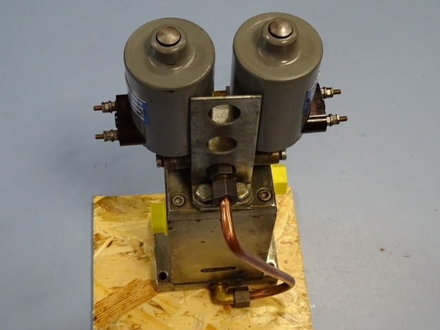 Пневматичен разпределител MEZ 6VZ за преса, гилотина, абкант, град Пловдив - снимка 2