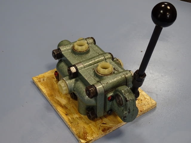 Хидравличен разпределител ръчен TOS RBS-10M60, град Пловдив | Промишлено Оборудване - снимка 4