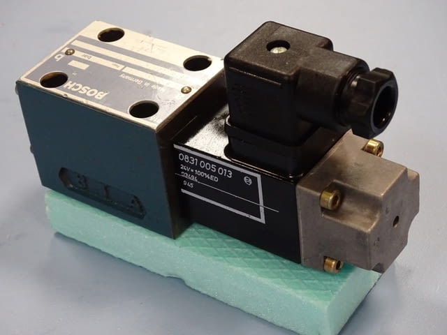 Хидравличен разпределител BOSCH 0 0 90 106, city of Plovdiv | Industrial Equipment - снимка 4