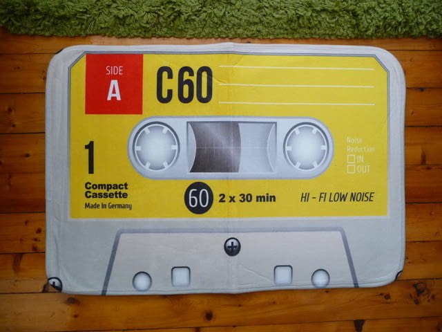 4. Килимче аудиокасета audio tape касетофонче магнитна лента BASF TDK SONY HITACHI - снимка 1