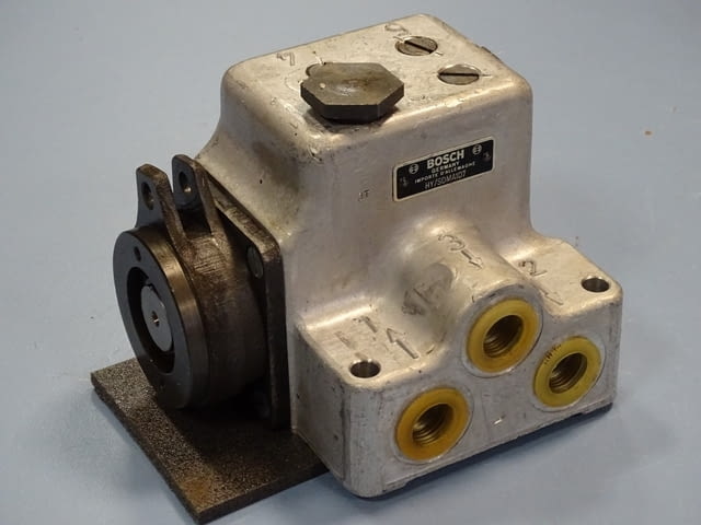 Хидравличен разпределител BOSCH HY/SDMA1D7, град Пловдив | Промишлено Оборудване - снимка 1
