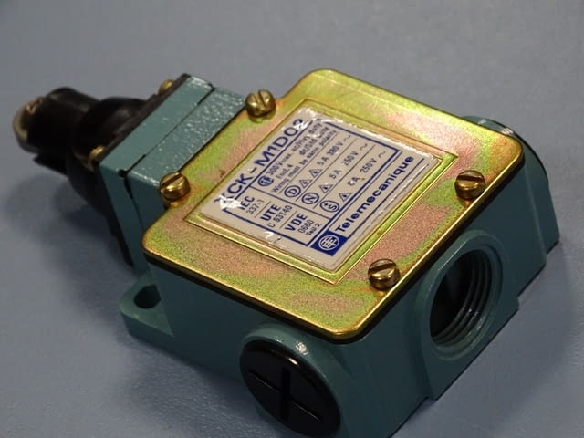 Изключвател Telemecanique XCK-M1D02 Енергетика, На дребно - град Пловдив | Промишлено Оборудване - снимка 4