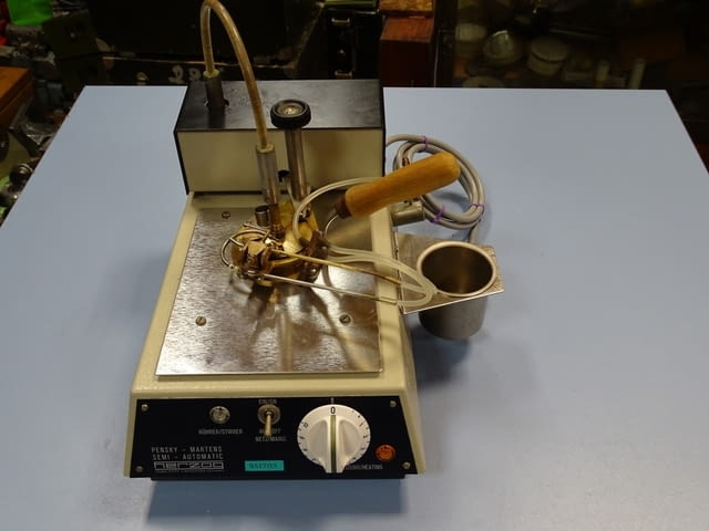 Уред за анализ по метода на PENSKY-MARTENS, Semi-Automatic Herzog - снимка 1