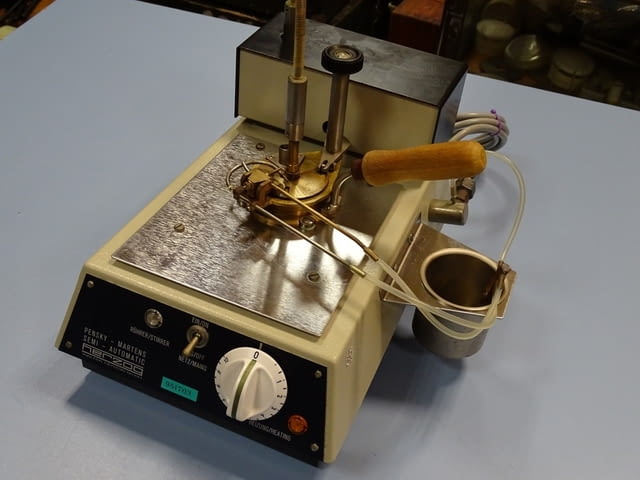 Уред за анализ по метода на PENSKY-MARTENS, Semi-Automatic Herzog - снимка 2