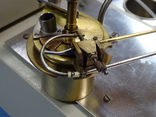 Уред за анализ по метода на PENSKY-MARTENS, Semi-Automatic Herzog - снимка 8