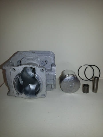 Продавам двигател за китайски храсторези и резачки., град Велики Преслав | Техника / Инструменти - снимка 2