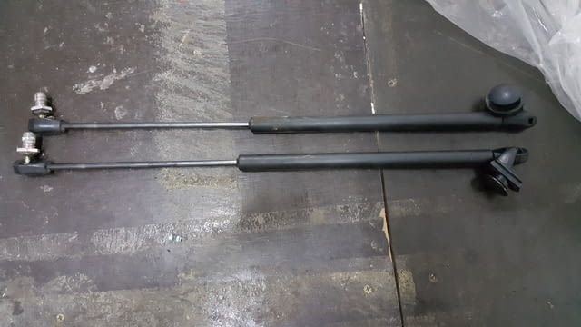 Renault Espace III амортисьори заден капак - град Видин | Резервни Части - снимка 1