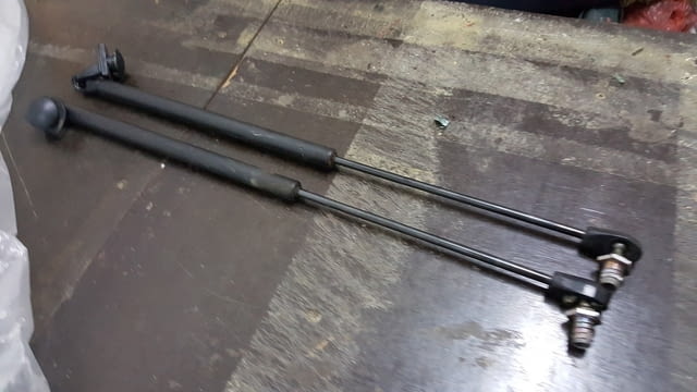 Renault Espace III амортисьори заден капак - град Видин | Резервни Части - снимка 6