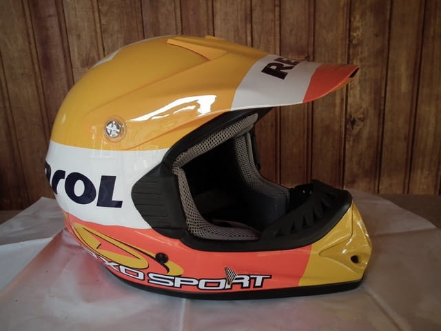 Axo Repsol Marc Coma мото шлем каска за мотокрос, град Левски | Аксесоари / Консумативи - снимка 1