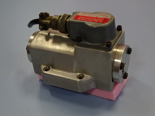 Хидравличен пропорционален клапан MOOG Controls Division 79-302A - снимка 3