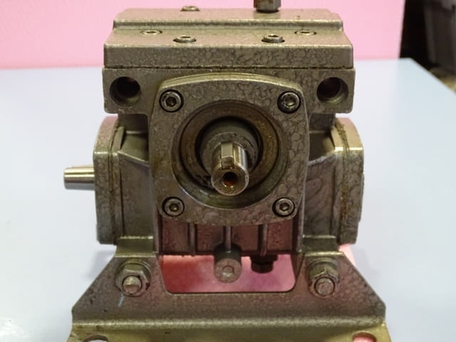 Червячен редуктор 2Ч-40 Машиностроене, На дребно - град Пловдив | Промишлено Оборудване - снимка 5