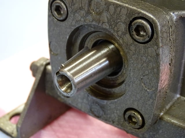 Червячен редуктор 2Ч-40 Машиностроене, На дребно - град Пловдив | Промишлено Оборудване - снимка 6