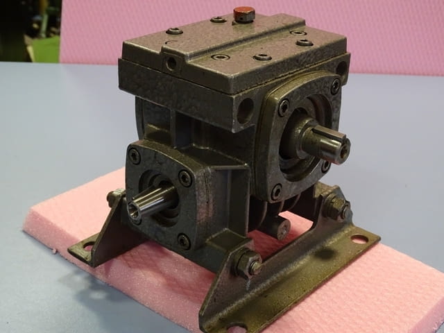 Червячен редуктор 2Ч-40 Машиностроене, На дребно - град Пловдив | Промишлено Оборудване - снимка 7