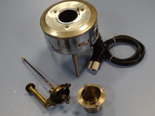 Апарат за определяне на пламна температура по метода на Пенски-Мартенс - снимка 1