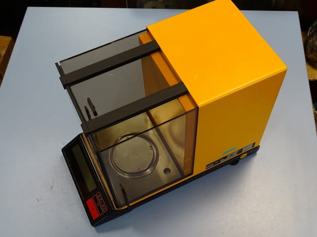 Аналитична везна Sartorius R180D Химическа промишленост, На дребно - град Пловдив | Промишлено Оборудване - снимка 1