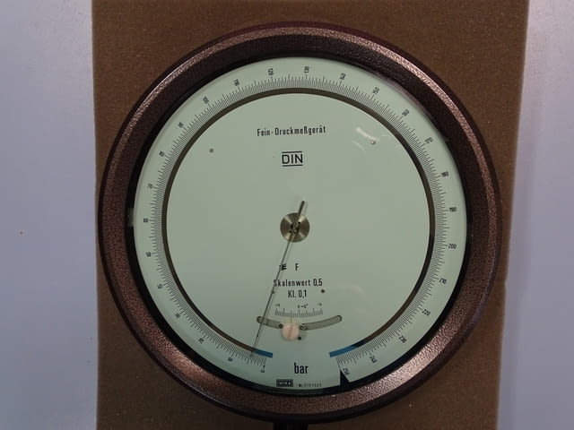 Образцов манометър WIKA 341.11.250 250 Bar, city of Plovdiv | Industrial Equipment - снимка 2