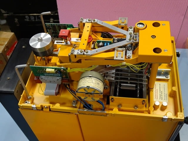 Аналитична везна Sartorius 2004 МР - city of Plovdiv | Industrial Equipment - снимка 12