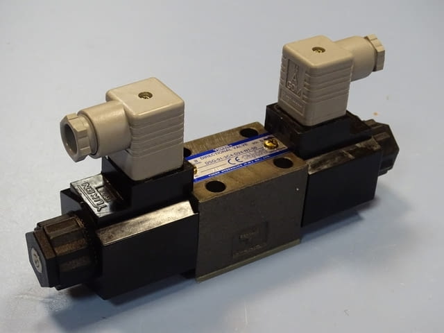 Хидравличен разпределител YUKEN DSG-01-3C4-D24-N1-50, city of Plovdiv | Machinery - снимка 1