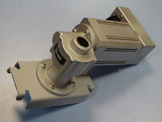 Мотор редуктор WEG UECS 303 T/551 24 VDC - city of Plovdiv | Machinery - снимка 4