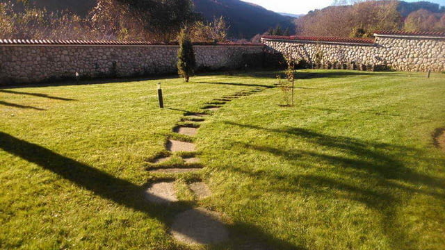 Озеленяване и поддръжка на зелени площи - Унигардън ООД, град София | Поливни Системи - снимка 3