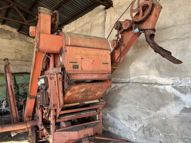 Семечистачна машина Селскостопанска техника - град Ямбол | Специализирана Техника - снимка 1