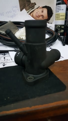 Тройник за охладителната течност от VW - city of Vidin | Spare Parts - снимка 1