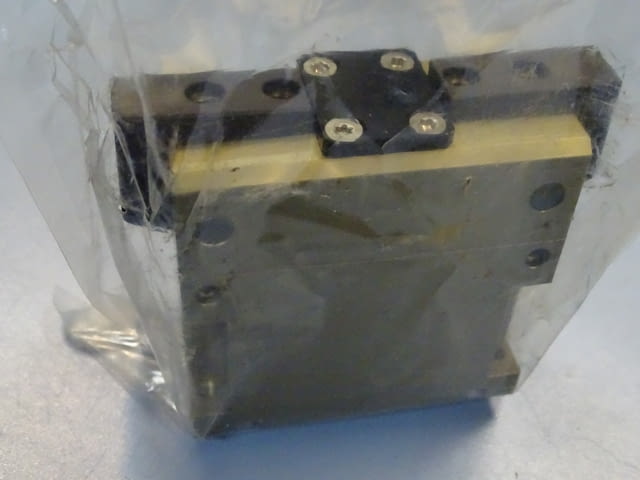 Пневматичен фиксатор Schunk PWG90-B pneumatic angle cripper art 302633 - снимка 3