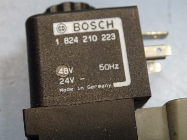 Пневматичен разпределител BOSCH 0820024502 24V DC double solenoid valve - снимка 6