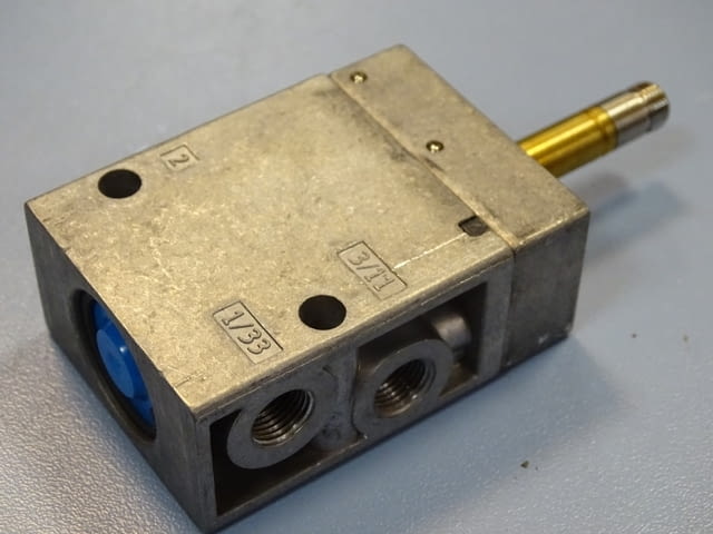 Пневматичен разпределител FESTO MOFH-3-1/8, FESTO MEH 3/2-1/8-P-B - снимка 6