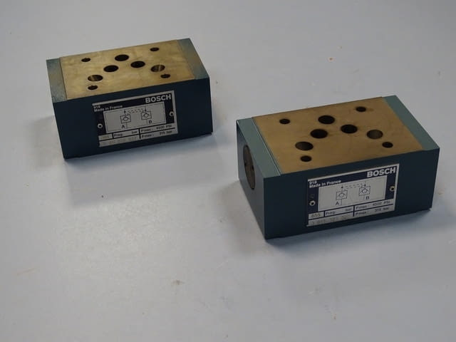 Хидравличен блок BOSCH 0811 020 block valve cover, град Пловдив | Промишлено Оборудване - снимка 1