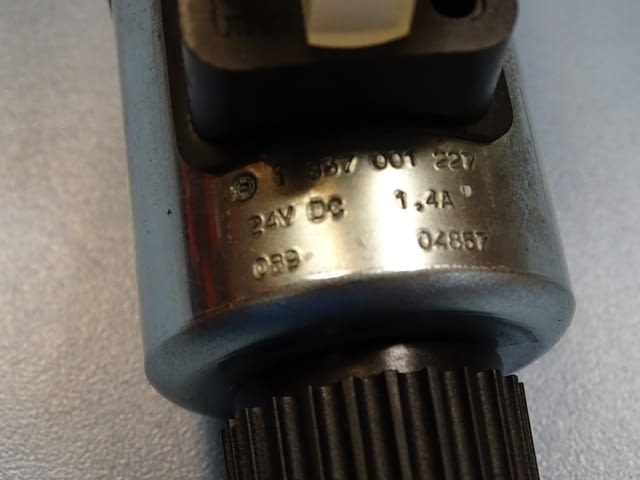 Хидравличен разпределител BOSCH 0810 091, 315 bar, 24V DC, град Пловдив | Промишлено Оборудване - снимка 4