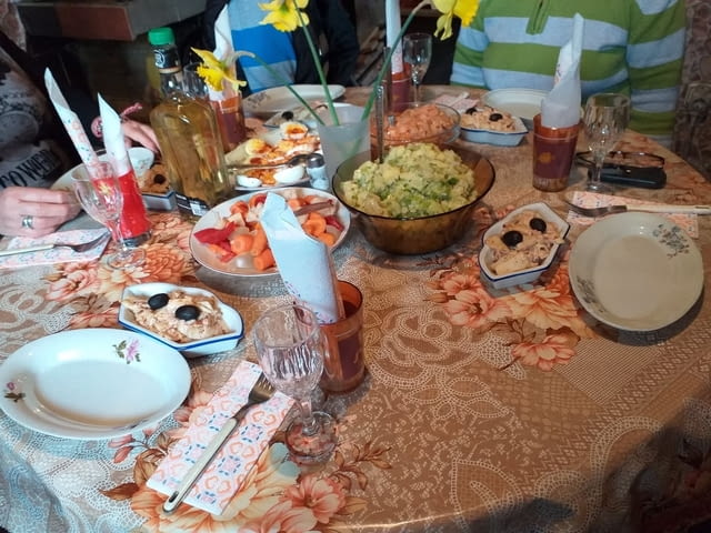 Къща 120 кв.м. в София двор 300кв. 2-етажна, Тухла, 120 м2 - град София | Къщи / Вили - снимка 1