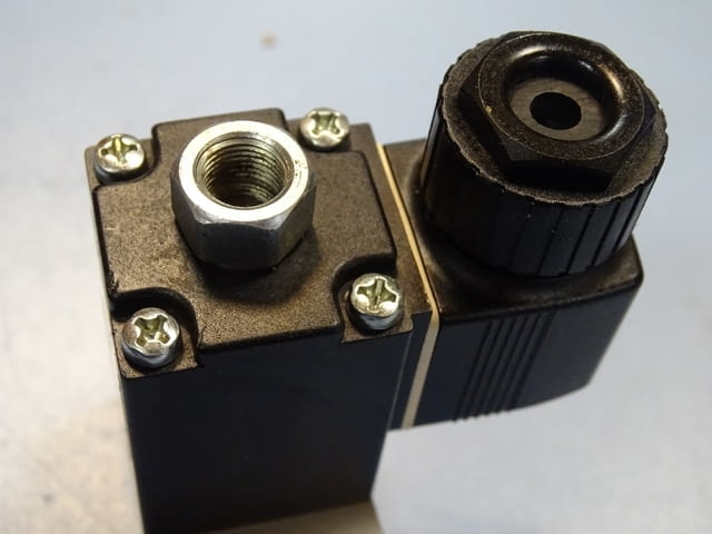 Пневматичен разпределител CAMOZZI 623-15G solenoid valve 220V 50Hz - снимка 6