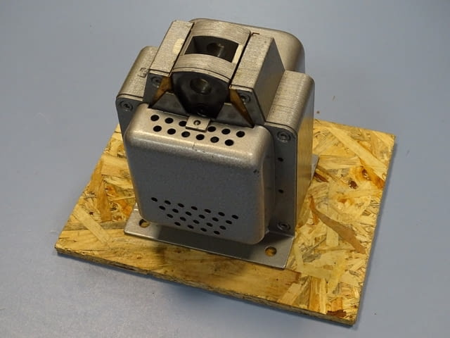 Ел.магнит ЭД 10102 У3 , 160n, 380v Машиностроене, На дребно - град Пловдив | Промишлено Оборудване - снимка 1