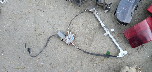 Audi 80 B4 комби на части ауди 80 б4 - град Сливен | Автомобили / Джипове - снимка 2