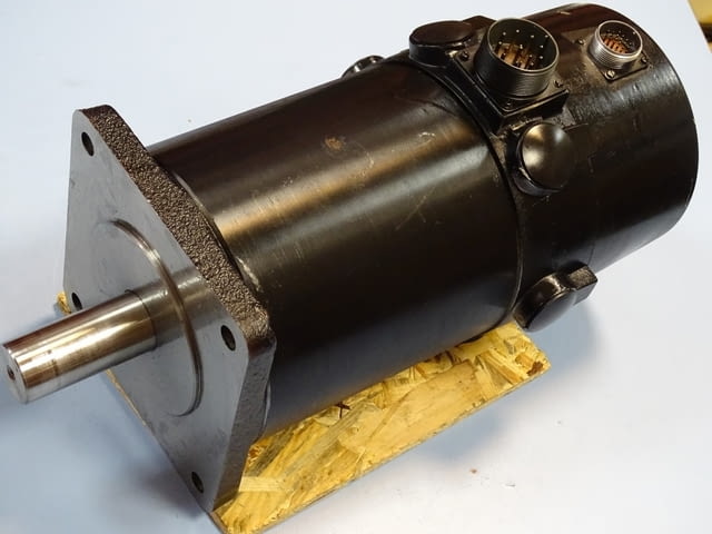 Серво двигател Динамо-Сливен Модел 15В 98V, град Пловдив | Промишлено Оборудване - снимка 1