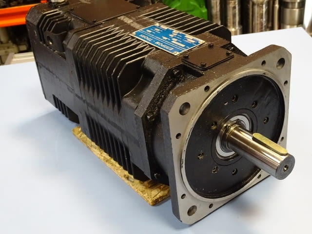 Ел. двигател постояннотоков Елпром-Троян 21 МВНС 121V, city of Plovdiv | Industrial Equipment - снимка 6