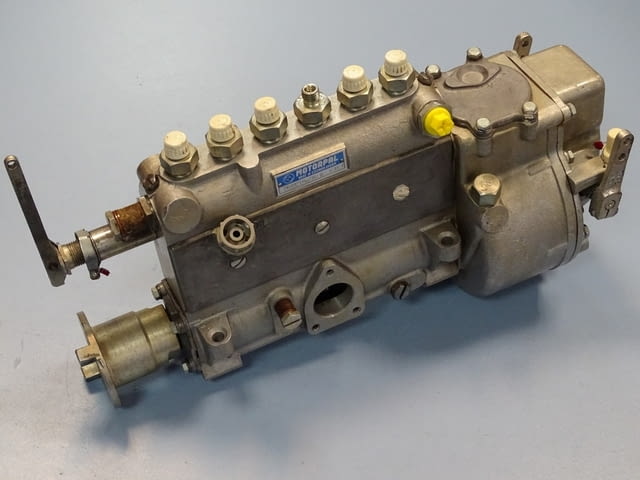 Горивно нагнетателна помпа MOTORPAL PV6A9P115g2762 R PRAGA V3S - снимка 1