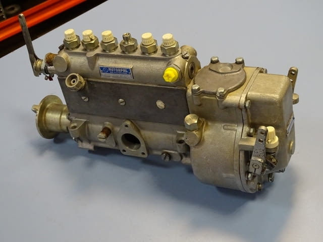 Горивно нагнетателна помпа MOTORPAL PV6A9P115g2762 R PRAGA V3S - снимка 2