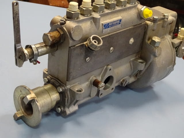 Горивно нагнетателна помпа MOTORPAL PV6A9P115g2762 R PRAGA V3S - снимка 3