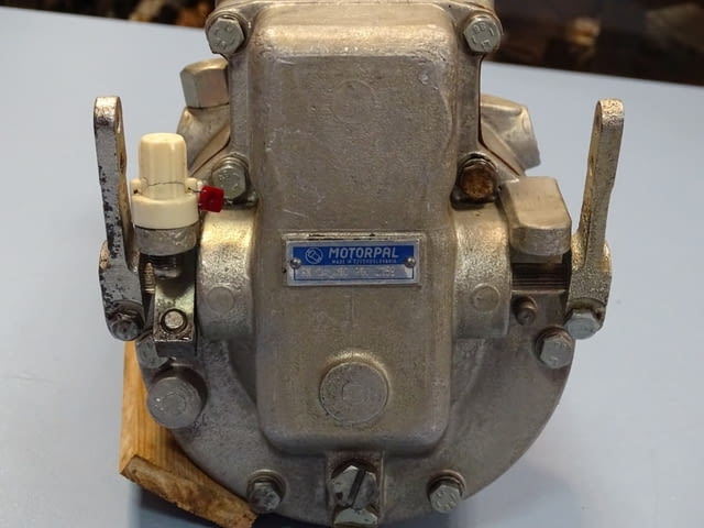 Горивно нагнетателна помпа MOTORPAL PV6A9P115g2762 R PRAGA V3S - снимка 8