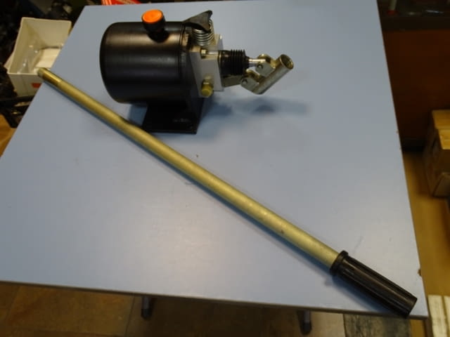 Ръчна хидравлична помпа PP25 175Bar 3L, град Пловдив | Промишлено Оборудване - снимка 1