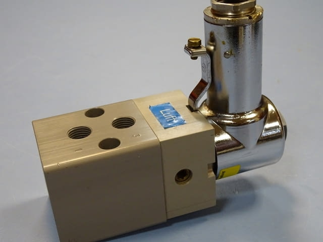 Пневматичен разпределител E.SEITZ-WETZIKON 213 1/4 220V, град Пловдив | Промишлено Оборудване - снимка 4